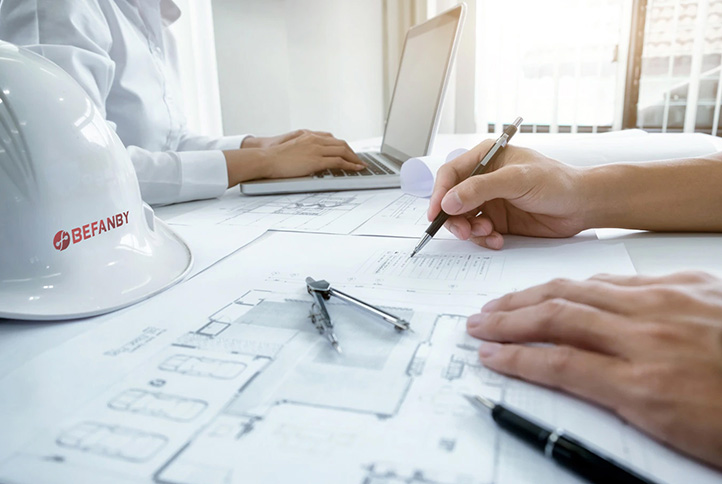 Electric self propelled transporter